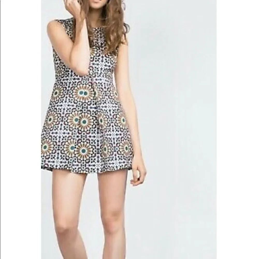 ZARA TILE PRINTED GEOMETRIC ECRU SLIT BACK MINI DRESS